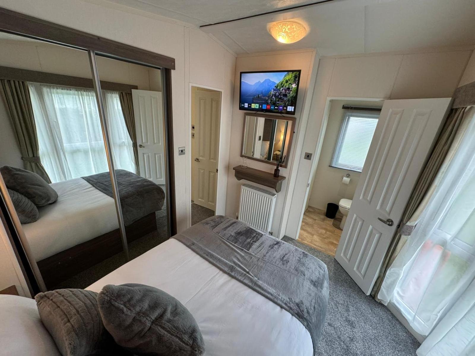 Golden Palm Resort チャペル・セント・レオナルズ エクステリア 写真